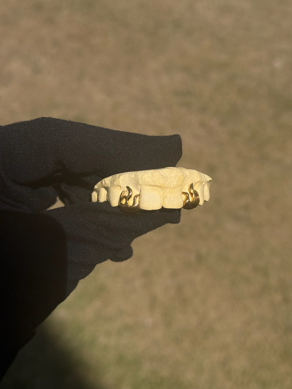 Hellfire - Gold Two Teeth Flame Grillz