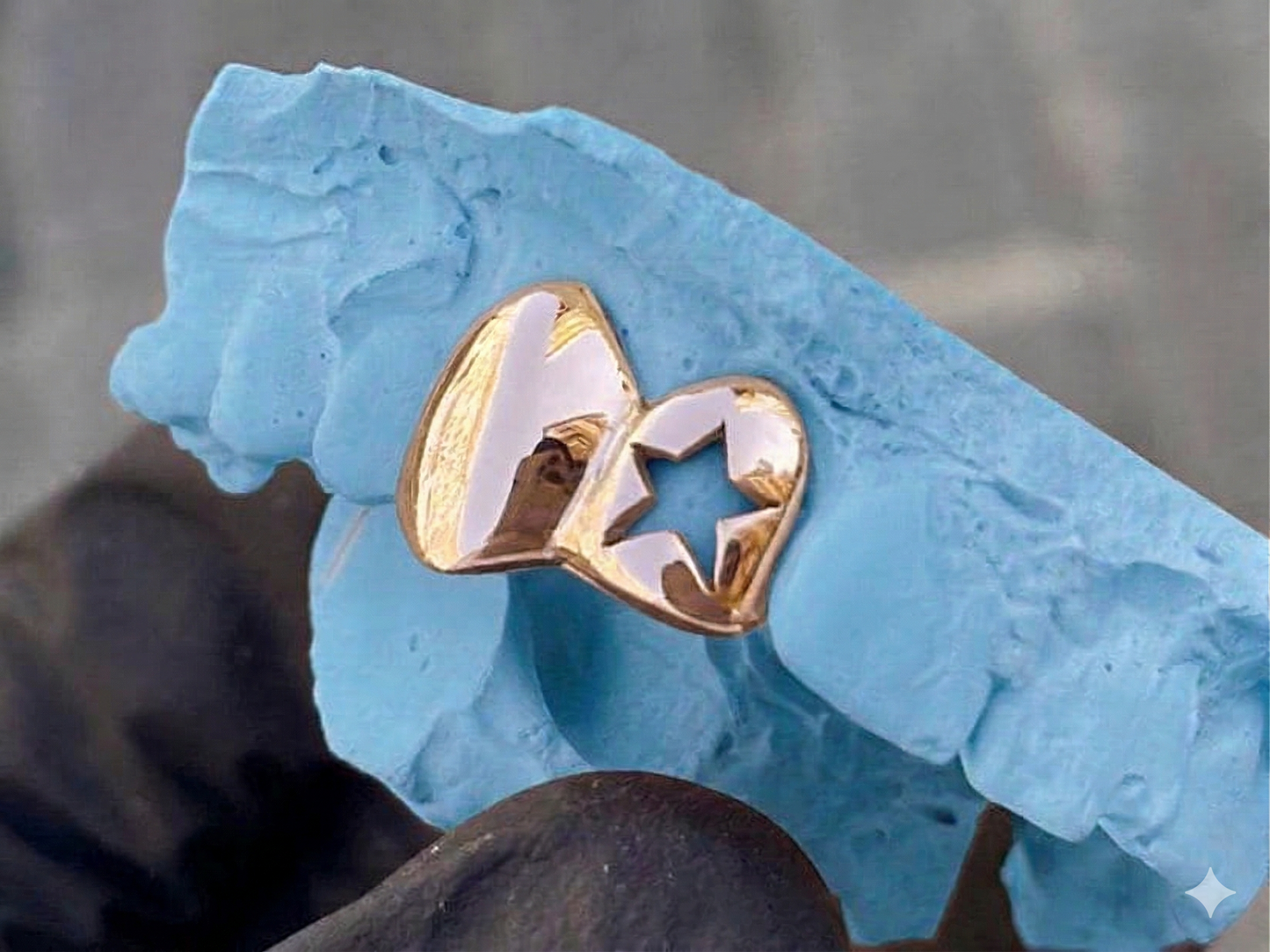 Gold Two Teeth Star Cut Out