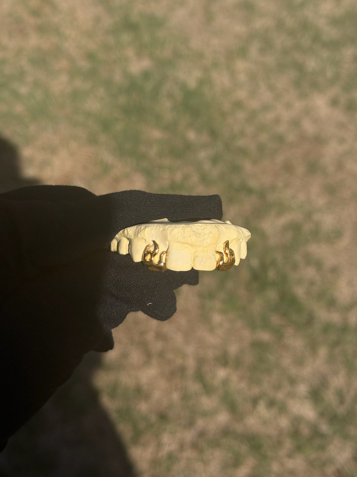 Hellfire - Gold Two Teeth Flame Grillz